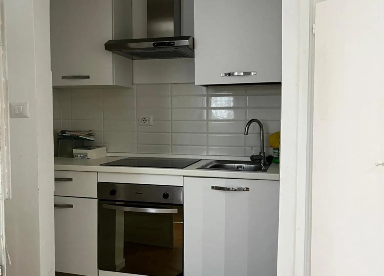 Tiny Bedsit Room Rome 0*,