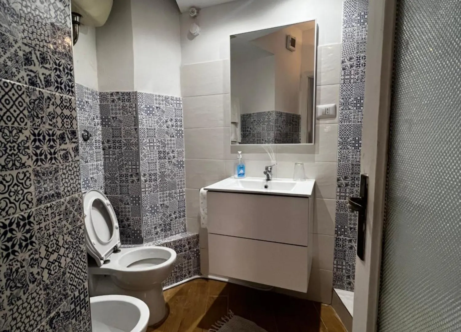 Tiny Bedsit Room Rome Apartment