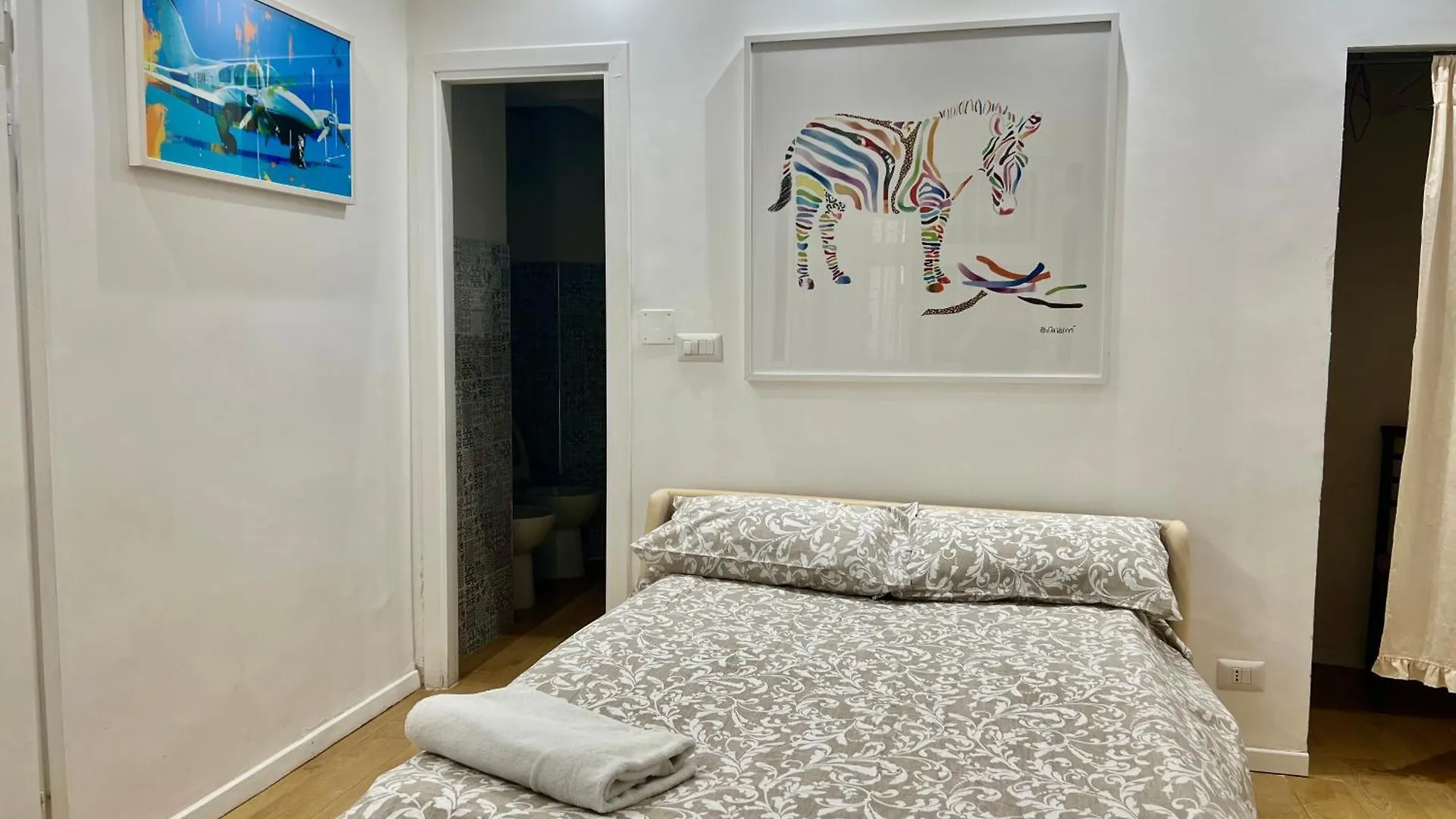 Tiny Bedsit Room Rome Apartment