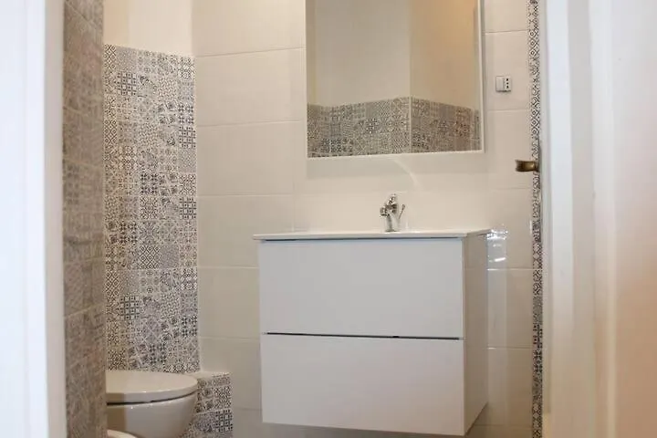 Tiny Bedsit Room Rome 0*,  Italy